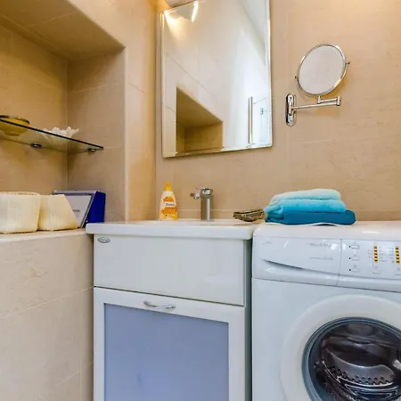 Domino 18 - Duplex Two Bedroom With City View *